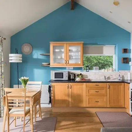 Holiday home Cosy Beachfront Retreat With Stunning Sea Views & Free Access To A Local Indoor Pool Talland